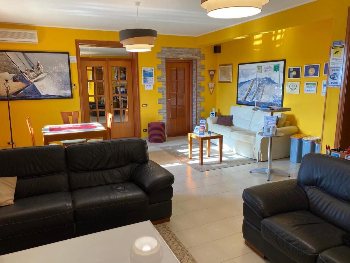 Orlando Vacanze Camere Erice Ngoại thất bức ảnh